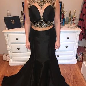 Two piece black dress NEVER WORN expect to try on